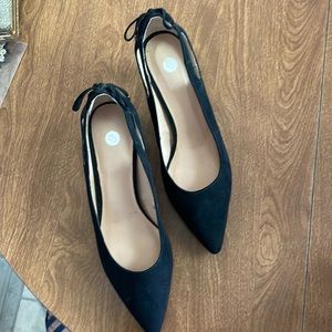 Dress Barn Faux Suede Shies size 7.5 W